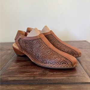 Pikolinos Romana brown leather laser cut closed toe slingback shoes women 9